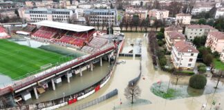 Maltempo Vicenza, allagamenti e alberi caduti. Esonda Roggia Dioma. Allagata zona Stadio. Le foto dell’emergenza Vicenza maltempo allagamenti stadio alluvione