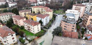 Caritas Vicenza: oltre 100.000 euro per le famiglie colpite dal maltempo di maggio. Hanno donato tanti cittadini e la Banca delle Terre Venete Caritas, raccolti oltre 100mila euro per le famiglie alluvionate