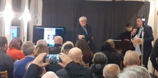 VicenzaPiù, 18 anni e non sentirli: in video al Bistrot del tennis Palladio l’elogio della follia di Giovanni Coviello Il direttore Coviello di VicenzaPiù con Alberto Gottardo