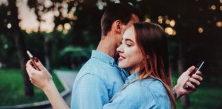 Dipendenza da smartphone: i campanelli d’allarme e come gestirla dipendenza da smartphone