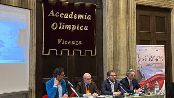 "Olimpico", raccolta fondi per facciata: da sx. Dal Maso, Fontana, Possamai e Coppola