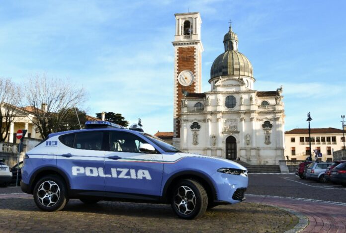 Alfa Romeo Tonale Polizia di Vicenza rapinatori Furto di bicicletta fucile Non paga lavori in cantiere
