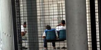 Caos nel Cpr di Ponte Galeria, rogo per bomba carta: bruciati materassi