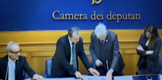 Europee, firmata intesa tra C. De Luca ed ex ministro Castelli, con “benedizione” Bossi
