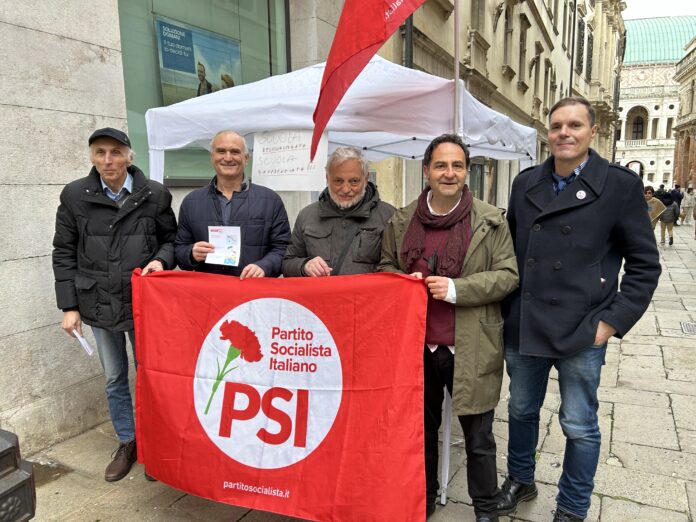 Gazebo del PSI Vicenza contro l'autonomia differenziata