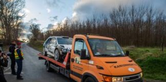Incidente in un rally in Ungheria, auto sul pubblico: 4 morti