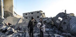 Israele-Hamas, serie di raid su Gaza. Nuova missione Blinken per cessate il fuoco