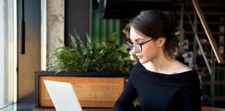 Lavoro delle donne, Il Sole 24 Ore: “Occupate a quota 10 milioni ma l’Italia è divisa in due”. Veneto sul podio lavoro delle donne