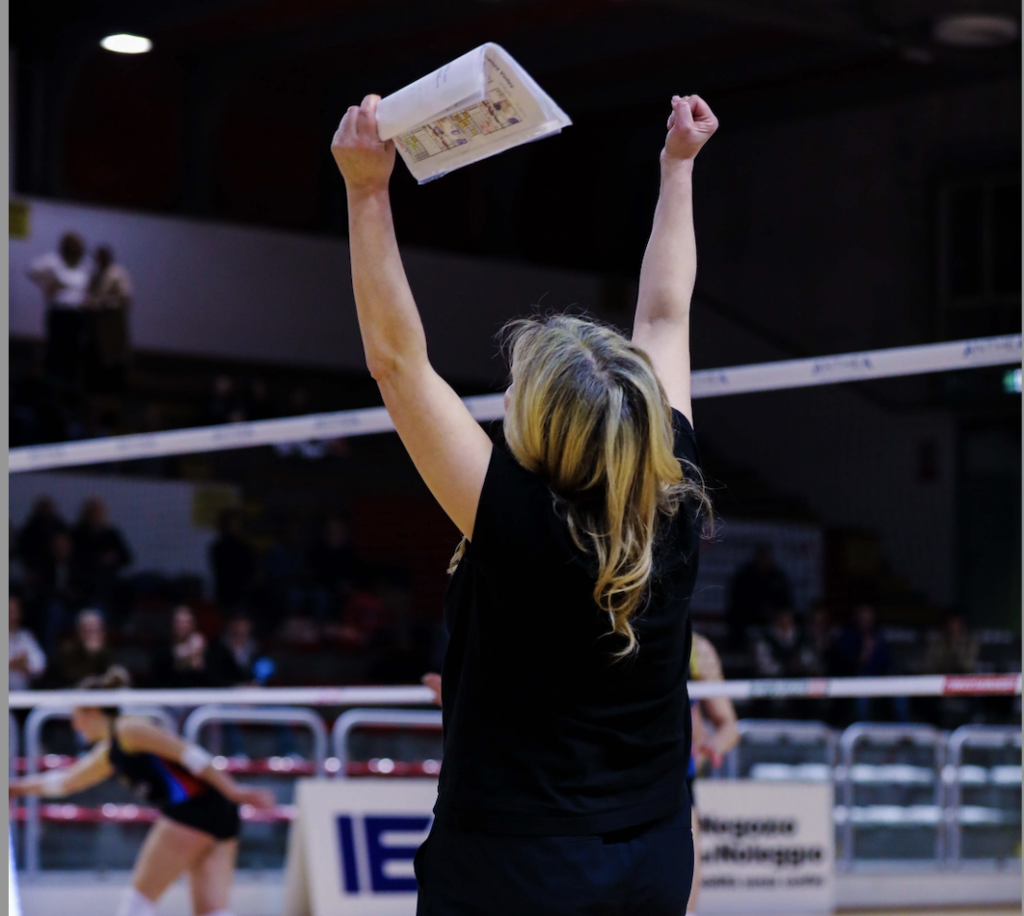 Mariella Cavallaro esulta per successo Vicenza Volley (foto di Daniele Marangoni)