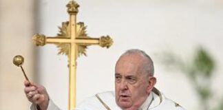 Messa di Pasqua, in 30mila per il Papa a San Pietro