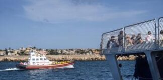 Migranti, naufragio davanti coste Lampedusa: dispersa bimba di 15 mesi