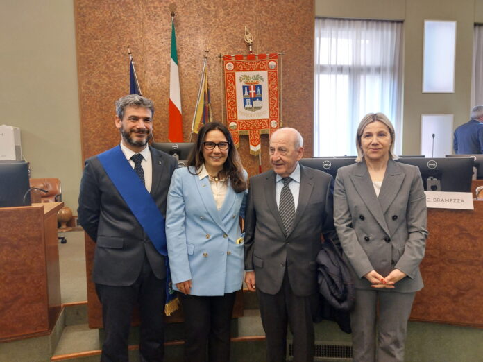Il ministro Locatelli (seconda da sinistra), durante la visita in Provincia, assieme al presidente Nardin, a Sante Bressan e all'assessore Lanzarin