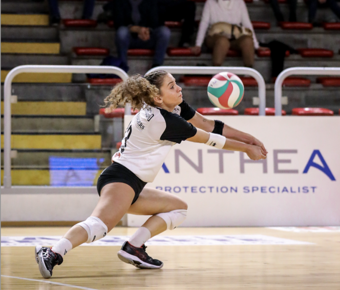 Nella foto di Daniele Marangoni, Silvia Formaggio, libero di Vicenza Volley