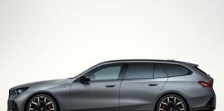 Nuova BMW i5 M60 Touring: anteprima nazionale a Milano