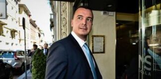 Rocco Casalino: “Insulti da re bancarelle? Feriscono più le risate di Formigli e Serra”