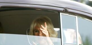 Royal Family, la regina Camilla si prende una vacanza: “E’ esausta dopo tanto lavoro”