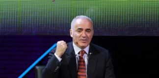 Russia, anche lo scacchista Kasparov nella lista dei terroristi