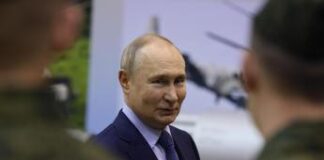 Russia, la fuga di Putin da Mosca e dal Crocus per un bagno di folla in provincia