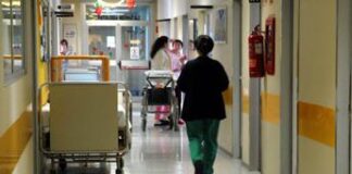 Sanità, l’identikit dell’infermiere aggredito: “Donna, giovane e del Ssn”
