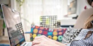 Smart working addio, da domani stop anche per genitori di under 14 e fragili