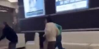 Strage a Mosca, uomini in mimetica sparano al Crocus City Hall: 12 morti
