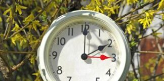 Torna l’ora legale, l’appello: “Tenerla sempre, cambiarla contraddice la Costituzione”