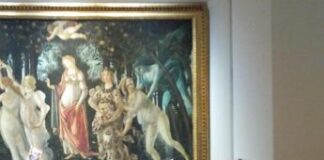 Uffizi, blitz di Ultima generazione: volantini attaccati alla Primavera di Botticelli