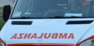 Varese, si dà fuoco in auto davanti casa: grave 50enne