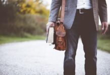 Aggressioni ai docenti. Berlato (ECR – FDI): “Un caso ogni due giorni, situazione intollerabile: c’è bisogno di sanzioni più severe”. Sono in aumento le aggressioni agli insegnanti, per l'on. Sergio Berlato servono norme più severe.