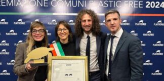 Vicenza si conferma Comune Plastic Free, promosso l’impegno per ripulire l’ambiente dalla plastica L'assessore Baldinato con il riconoscimento di Comune Plastic free