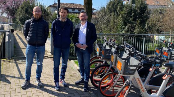 Da sinistra: Prosdocimi di Ridemovi spa, l'assessore Spiller, e il vicesindaco di Bolzano Vic. Berdin presentano l'ampliamento del bike sharing