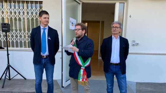 Il direttore dei servizi socio-sanitari Ulss 8 Di Falco, il sindaco Possamai e il presidente del consiglio Zaramella in sopralluogo agli ambulatori di via Fincato.
