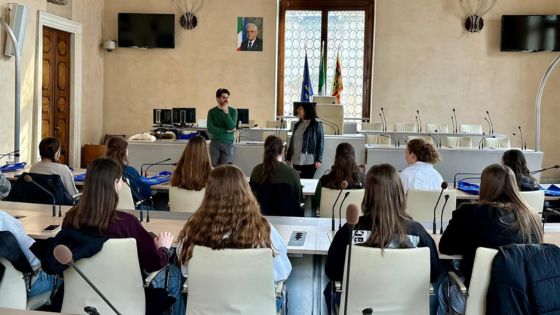Gemellaggi: le scolaresche di Vicenza e Pforzheim accolte in Sala del Consiglio comunale per celebrare i trent'anni di gemellaggio