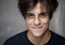 Michele Merlo, profanata la tomba del cantante. Il padre a Tva: “Gesto odioso” michele merlo