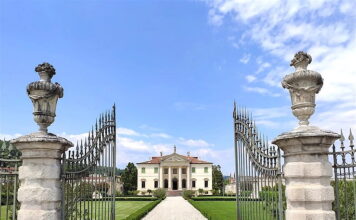 Crollo a Villa Cordellina Lombardi: cedono le mura della sede della Provincia di Vicenza Il complesso di villa Cordellina Lombardi visto dal cancello crollo