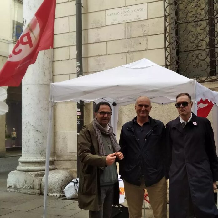 Gazebo del Psi di Vicenza per le preferenze con Fantò e Capristo