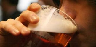 Alcol, l’allarme Iss: “3,7 milioni di italiani bevono fino ad ubriacarsi”