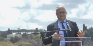 Aumento biglietto bus e metro Roma, Gualtieri: “Necessario, ma riduzione per abbonamenti”