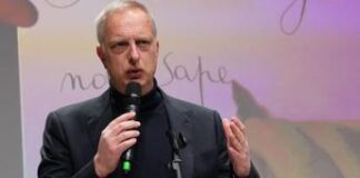 “Cancellato monologo Scurati sul 25 aprile, il post di Bortone: “Sgomento”