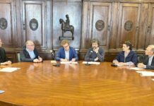 Firmato il protocollo di intesa sulle relazioni industriali AGSM AIM tra Sindaci e sindacati di Vicenza e Verona La firma del protocollo d'intesa AGSM AIM