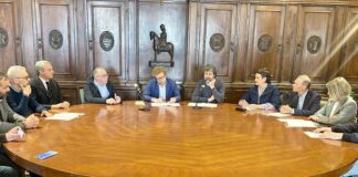 Firmato il protocollo di intesa sulle relazioni industriali AGSM AIM tra Sindaci e sindacati di Vicenza e Verona La firma del protocollo d'intesa AGSM AIM