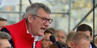 Corteo Cgil-Uil a Roma, Landini: “Vogliono toglierci il diritto di manifestare”