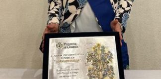 Cosenza, presidente Provincia dona a Mattarella le tavole di Gioacchino da Fiore