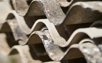 Amianto, Casale Monferrato condivide le sue buone pratiche con la rete nazionale Amianto Casale Monferrato, lastre in cemento amianto da bonificare