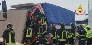 A4, incidente tra mezzi pesanti e un’auto tra Montebello e Montecchio Maggiore: tre feriti e traffico bloccato Incidente in A4, i vigili del fuoco al lavoro per liberare i feriti