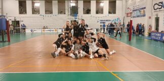 Serie B1 femminile, ruggito Vicenza Volley: sbancata Ostiano (0-3) Vicenza Volley festeggia dopo aver sbancato Ostiano
