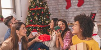 Idee regalo di Natale. Le più originali: trend 2022