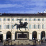 Intesa Sanpaolo acquisisce First Bank, raddoppiando presenza in Romania. Arriva Paola Papanicolau al posto di Rottigni che va in ABI Intesa Sanpaolo, sede centrale di Torino