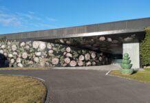 Immersione nell’arte alla Fondazione Bisazza di Montecchio Maggiore L'entrata della Fondazione Bisazza