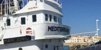 Mediterranea: “Guardia costiera libica spara contro la Mare Jonio, governo italiano li fermi”
